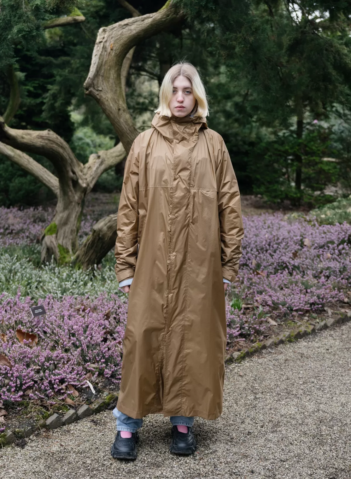 SUSAN BIJL < The New Raincoat