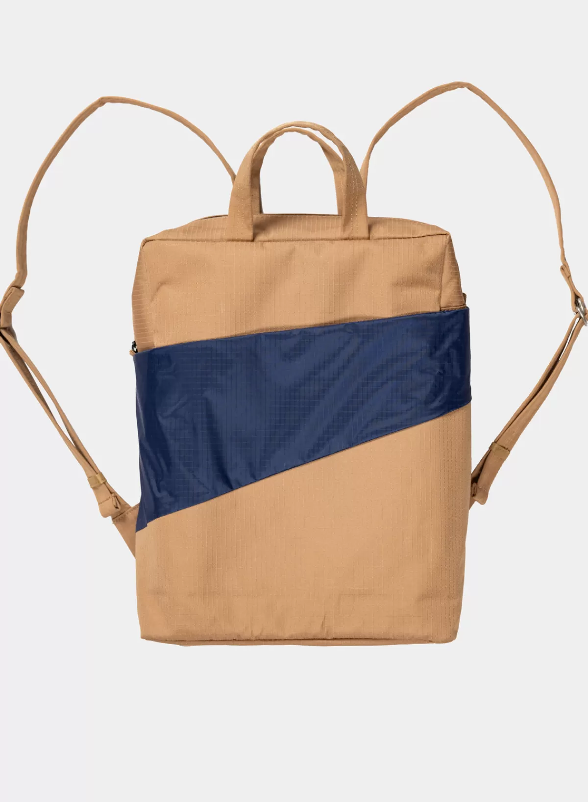 SUSAN BIJL Camel & Navy< The New Backpack