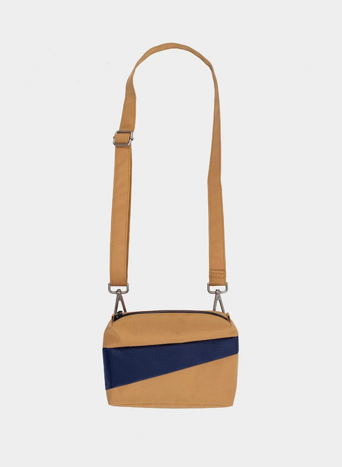 SUSAN BIJL Camel & Navy SMALL< The New Bum Bag