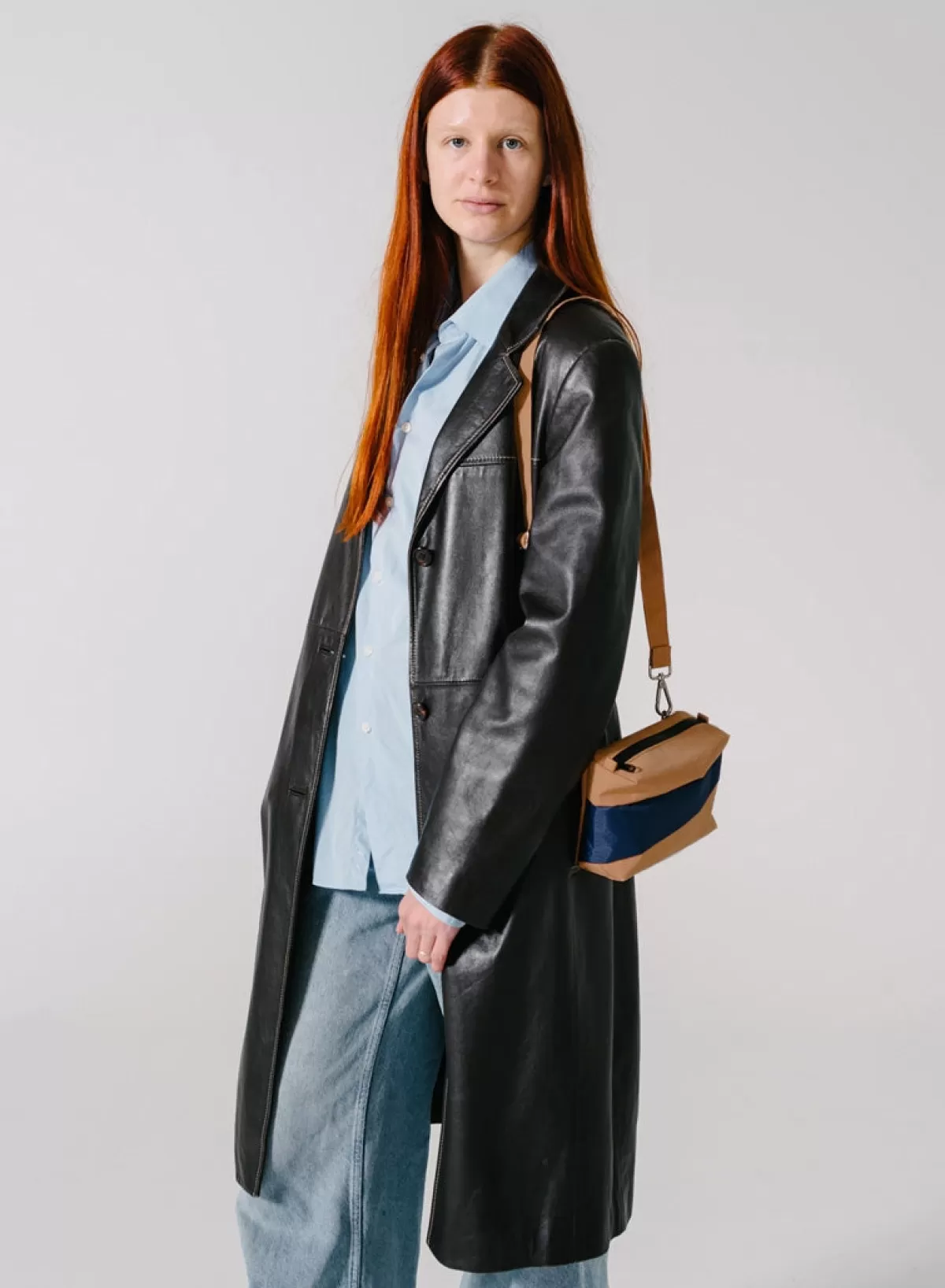 SUSAN BIJL Camel & Navy SMALL< The New Bum Bag