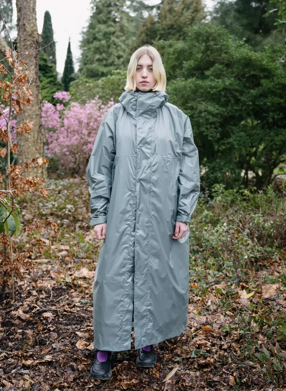 SUSAN BIJL < The New Raincoat