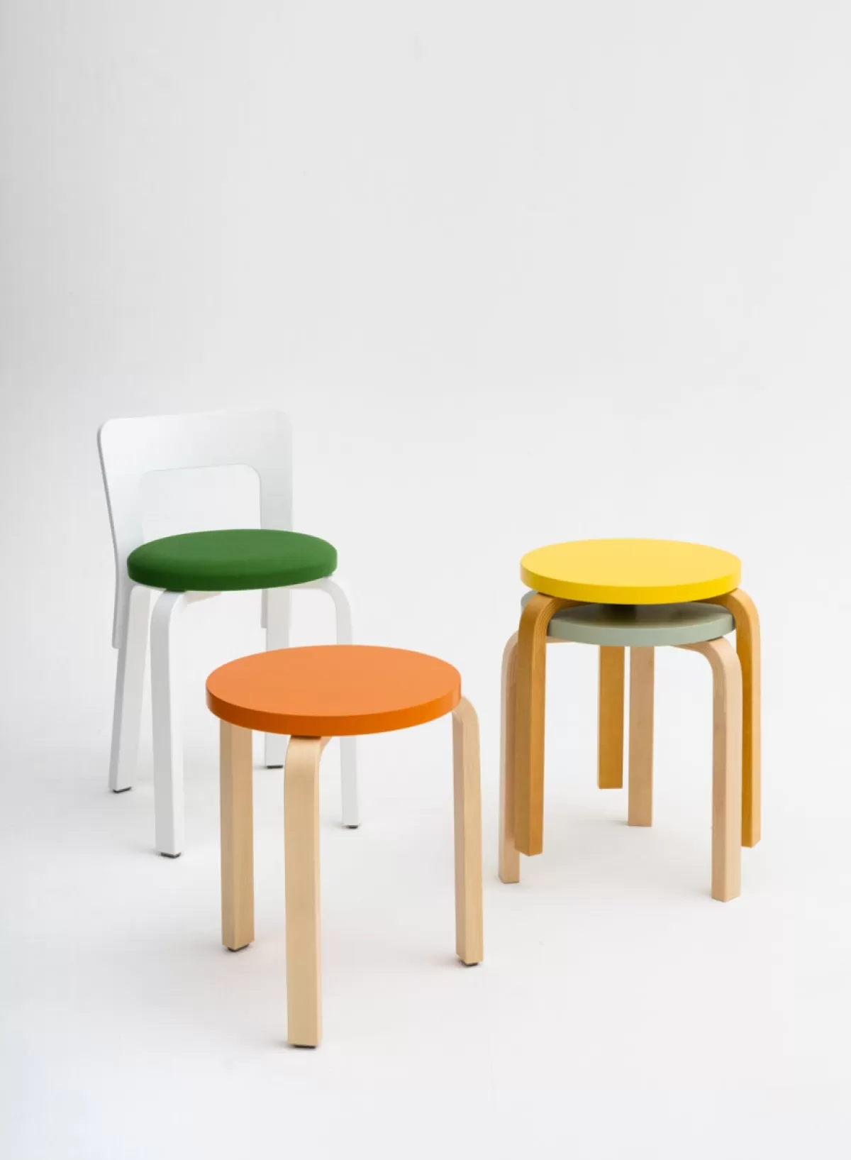 SUSAN BIJL Stool 60, Legs Birch, Seat Green< Meubels